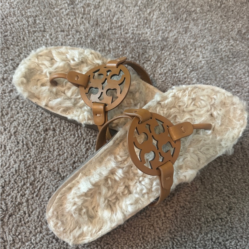 Women's Tory Burch Tan Sandals with Shearling a Lining